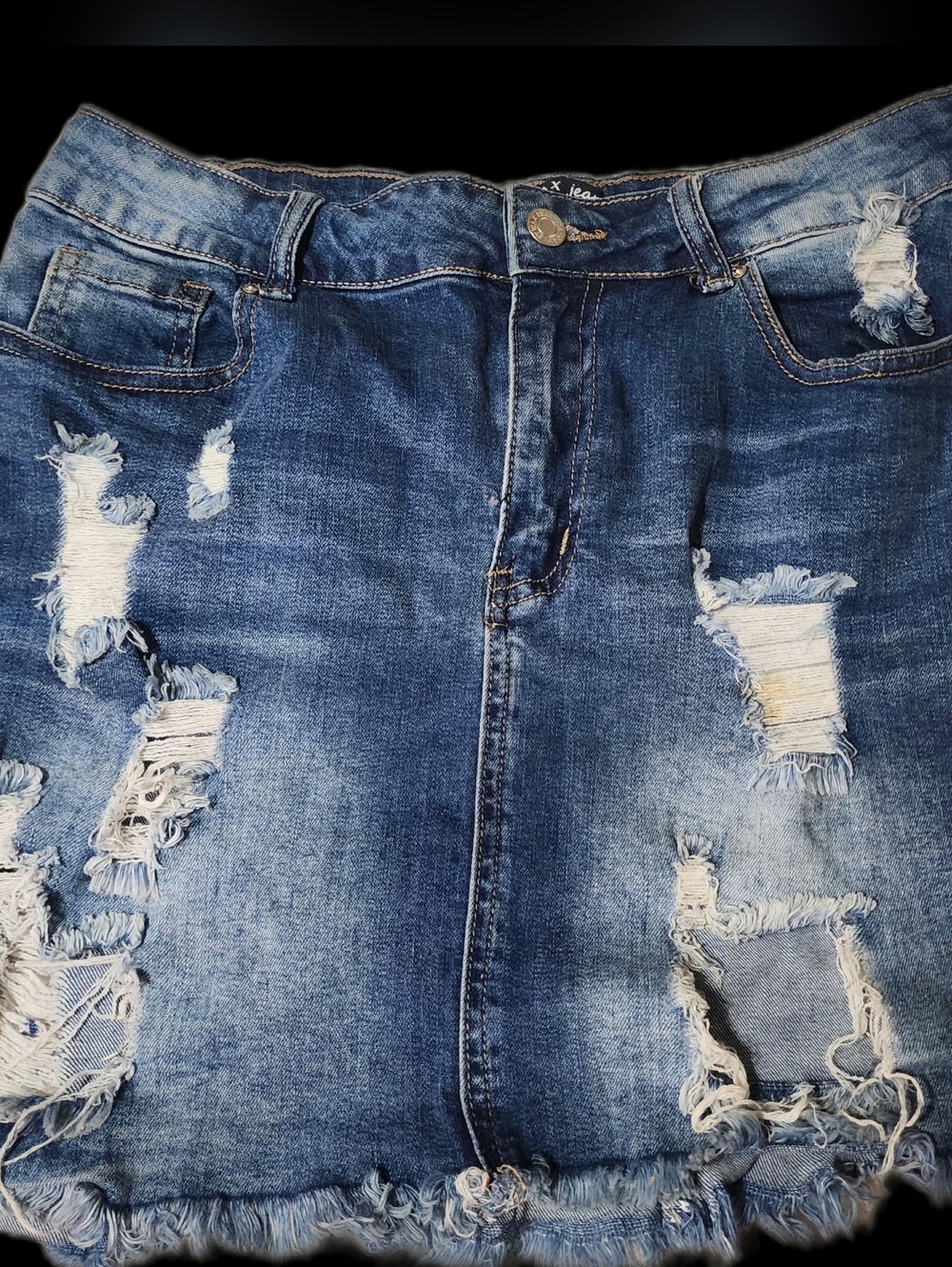 LIKE NEW! WAX JEANS DISTRESSED DENIM MINI SKIRT  Size: Large